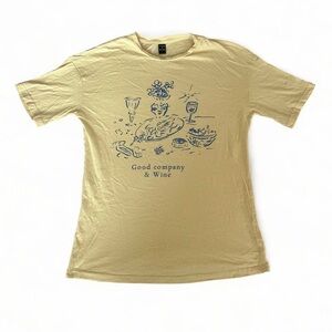 Lucrecia Caro Vacation Letter & Figure Graphic Tee
